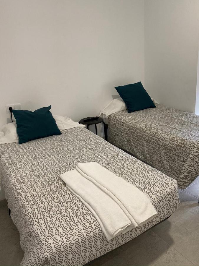 Hostal La Masia Manresa Kültér fotó